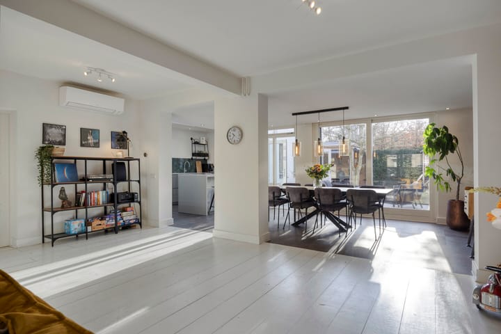 Photo 2 of Bernhardstraat 36