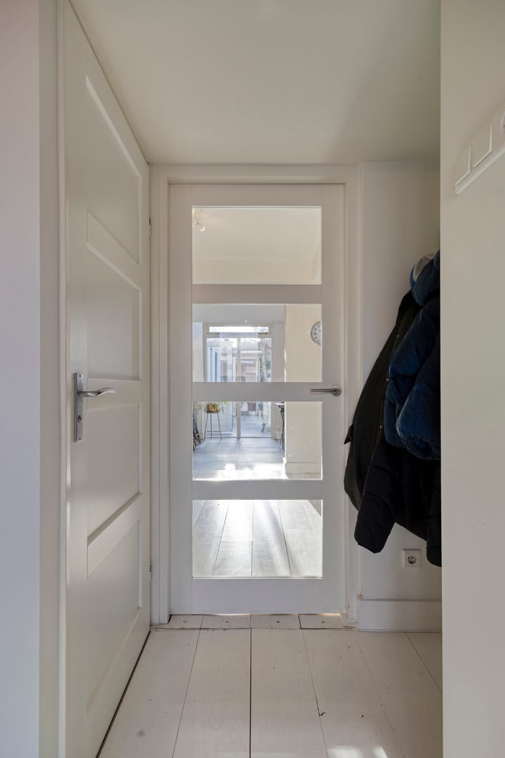 Photo 8 of Bernhardstraat 36