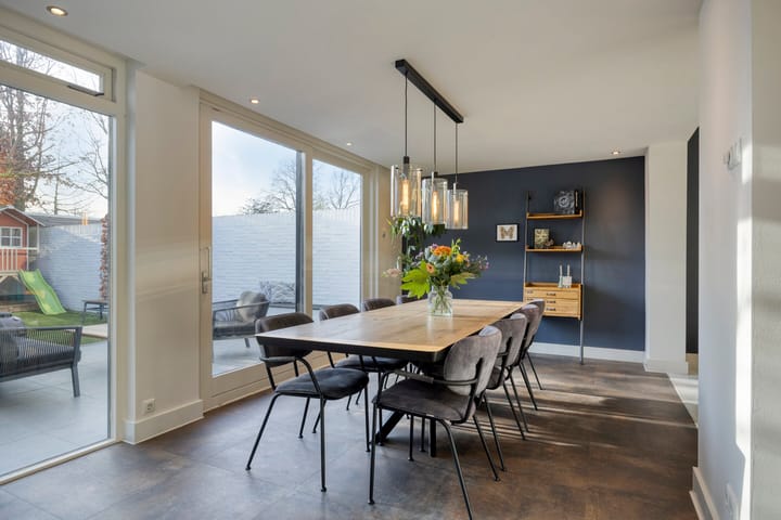 Photo 18 of Bernhardstraat 36