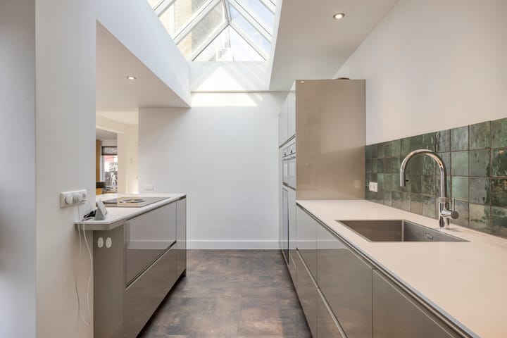 Photo 26 of Bernhardstraat 36