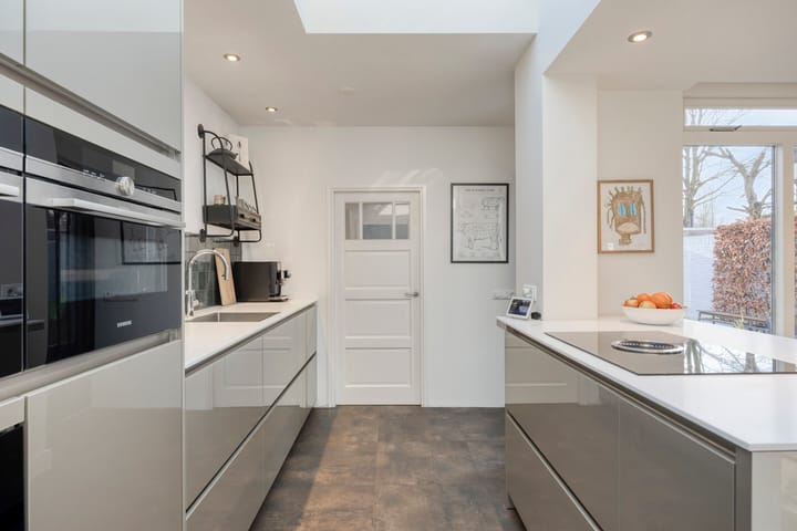 Photo 29 of Bernhardstraat 36