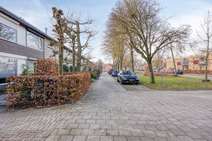 Photo 56 of Bernhardstraat 36