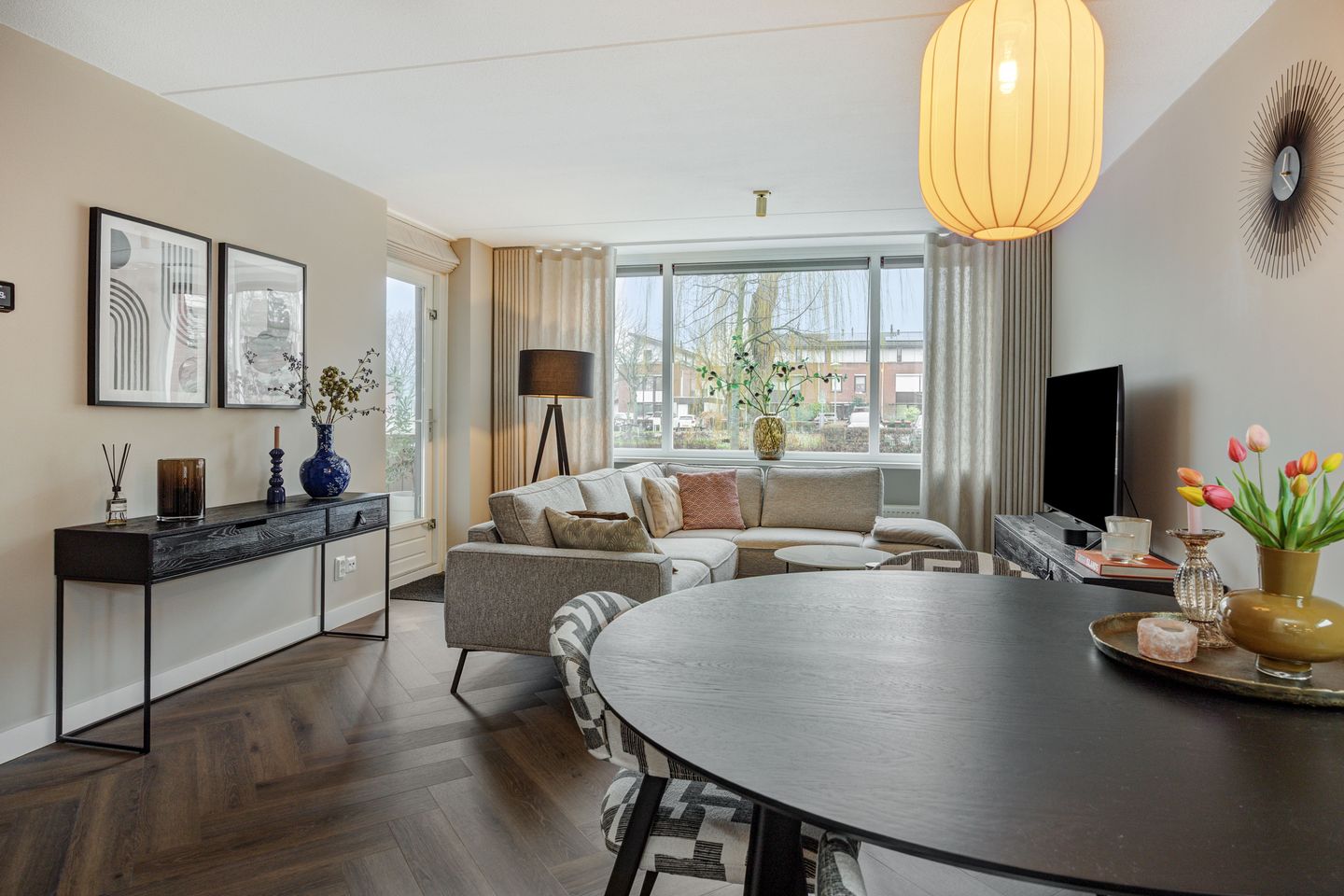 Photo 5 of Schout van Raesfeltstraat 1