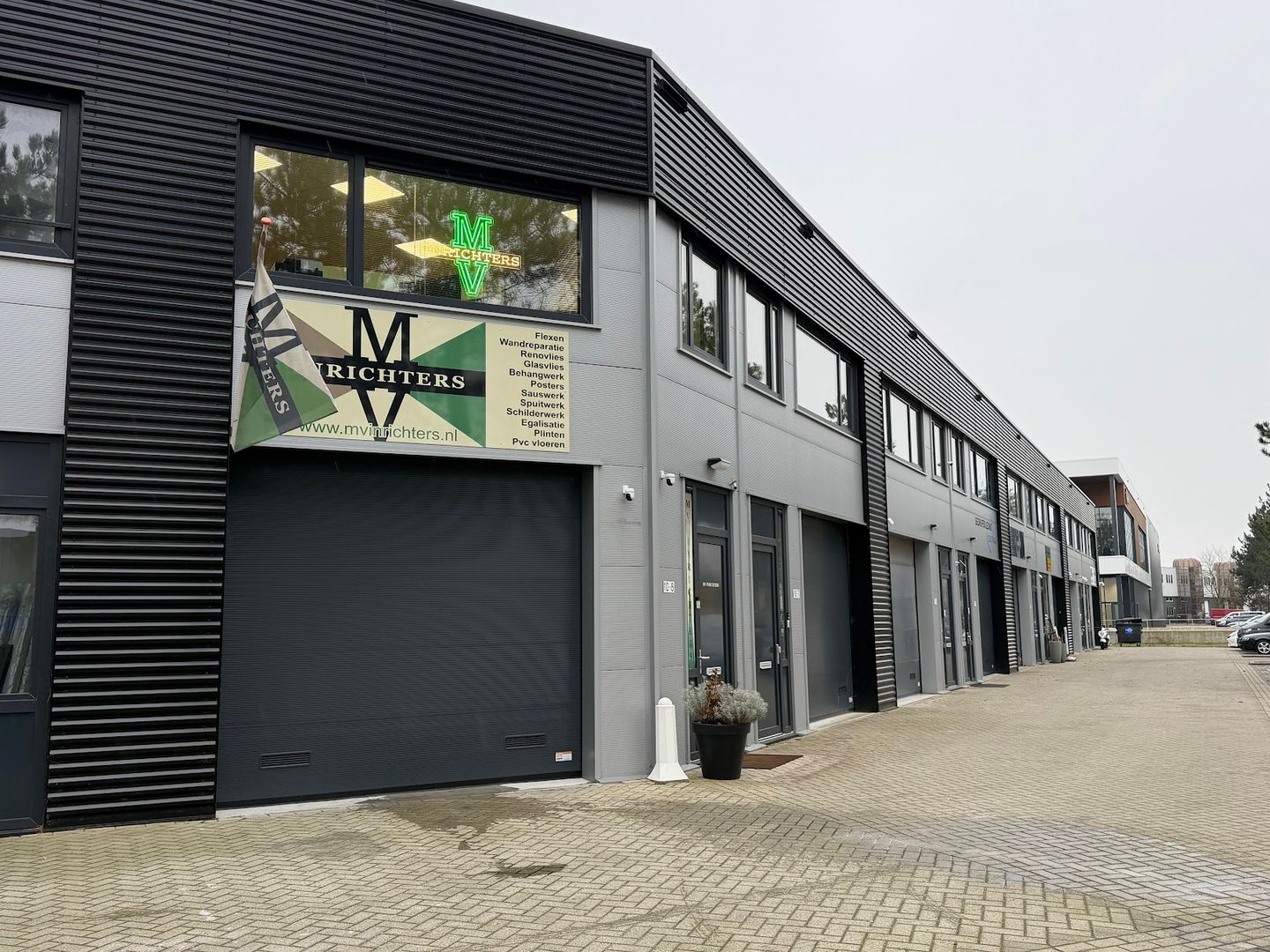 Bekijk foto 2 van Aluminiumstraat 10-8