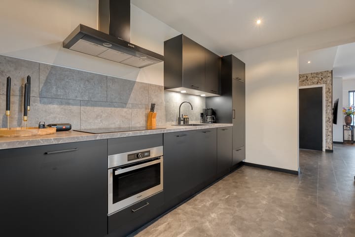 Photo 11 of Van Bemmelstraat 31