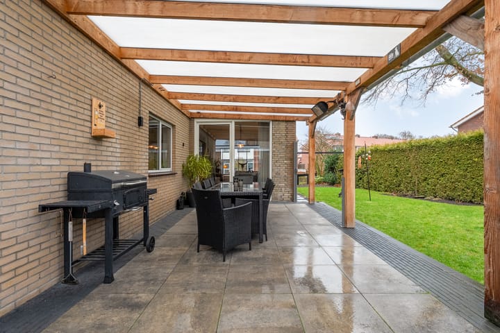 Photo 25 of Van Bemmelstraat 31