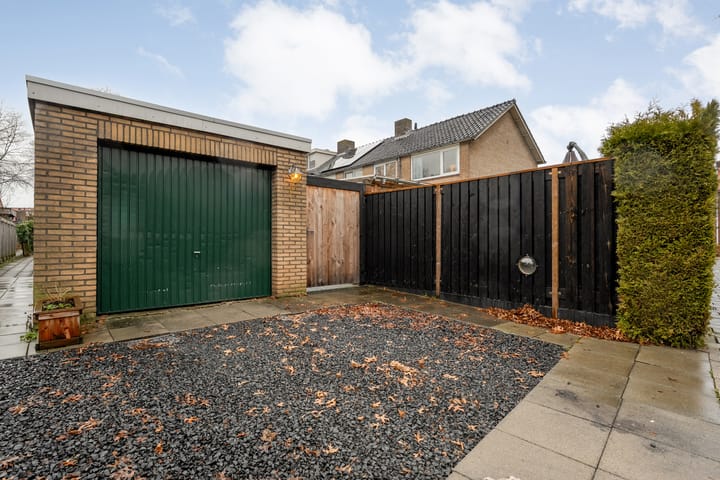 Photo 27 of Van Bemmelstraat 31