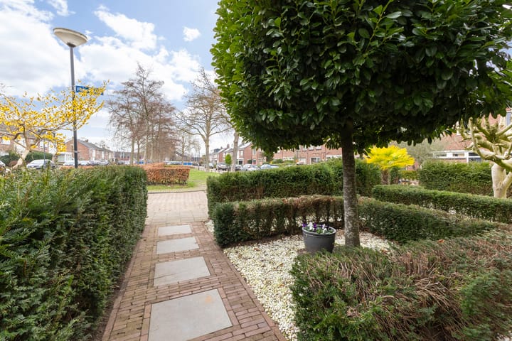 Foto 2 van Raamweg 8