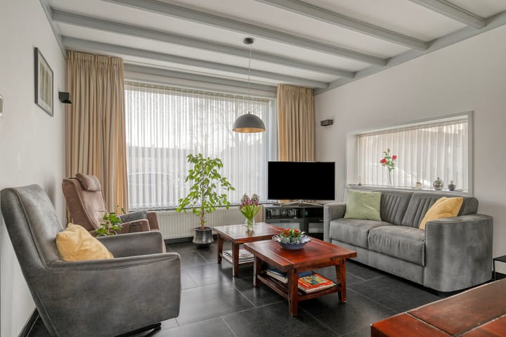 Foto 2 van Pastoor van Geldropstraat 35