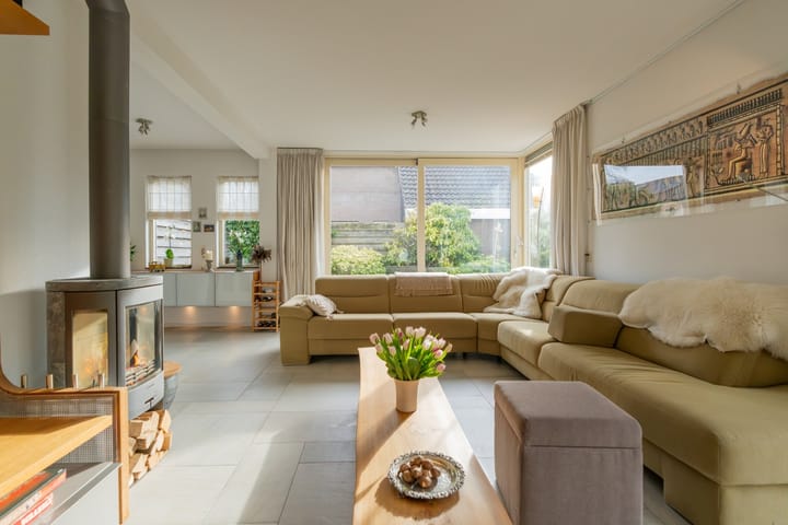 Foto 5 van Korenbloemstraat 2