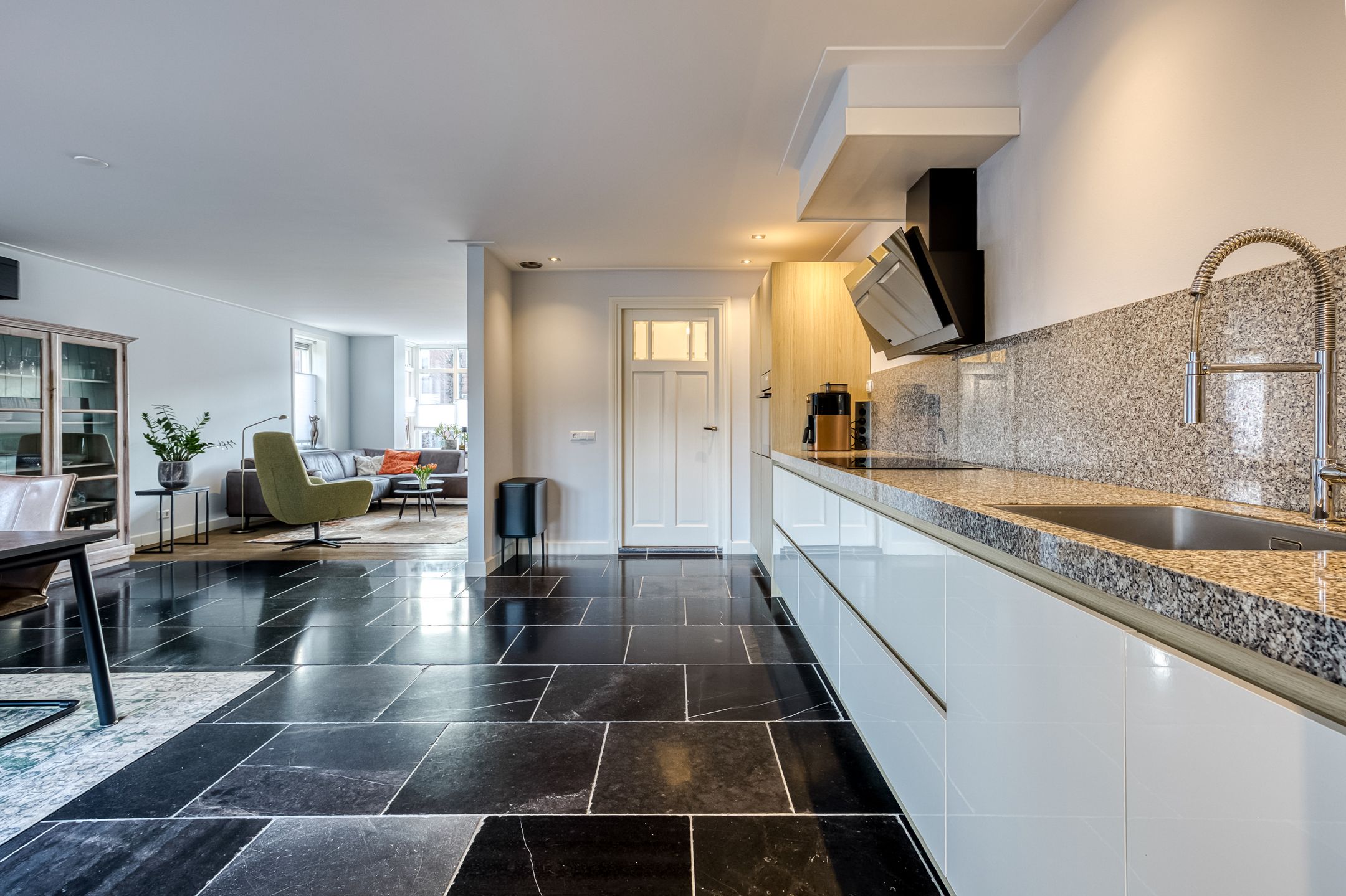 Photo 15 of Julianastraat 29