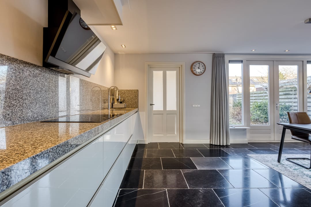 Photo 17 of Julianastraat 29