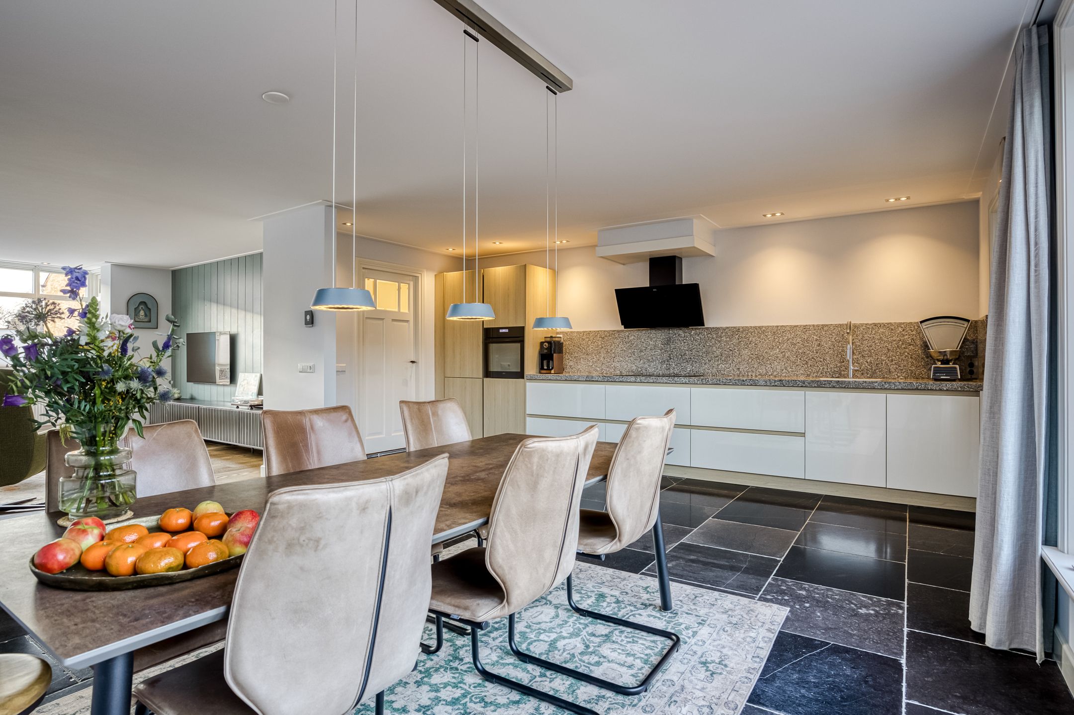 Photo 18 of Julianastraat 29