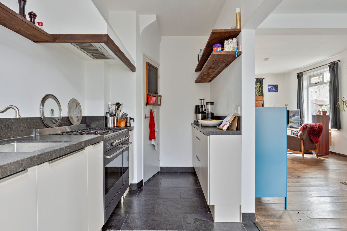 Foto 10 van Rogier van der Weydenstraat 23