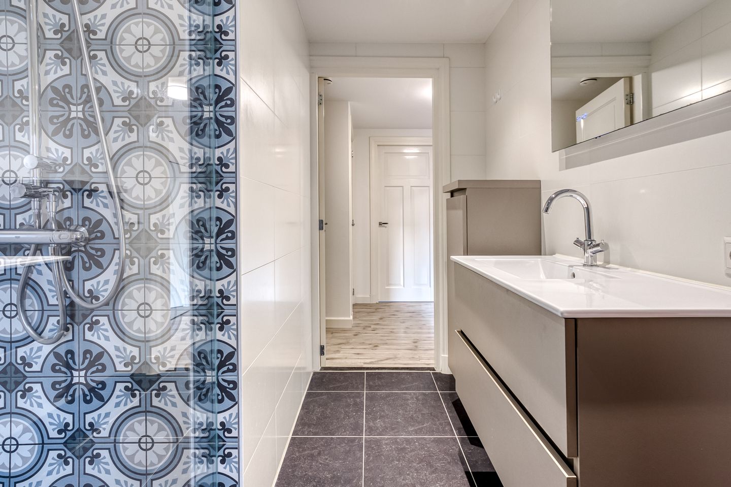 Photo 49 of Julianastraat 29