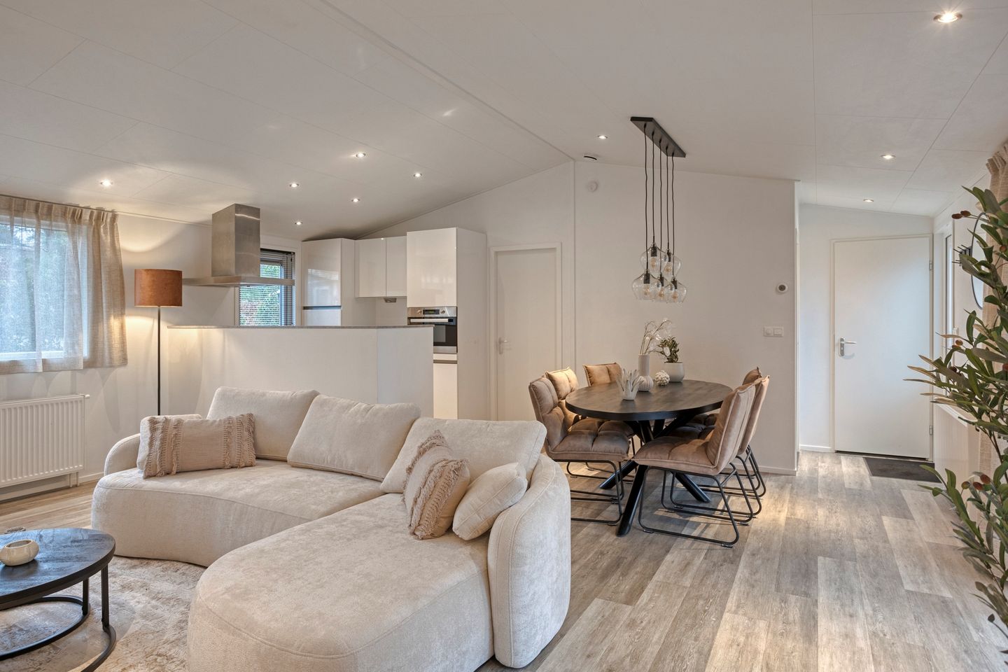 Foto 10 van Nieuwe Veenendaalseweg 229-12