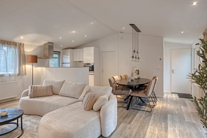 Foto 10 van Nieuwe Veenendaalseweg 229-12