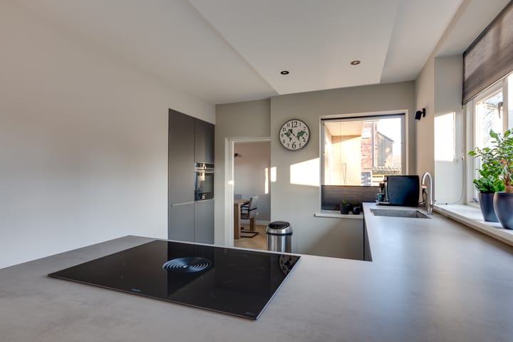 Foto 11 van Laaghalerstraat 30