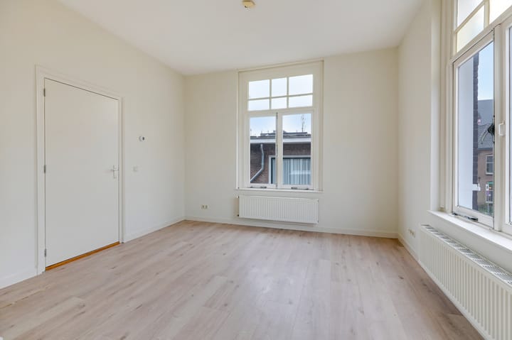 Foto 9 van Emmastraat 11-C