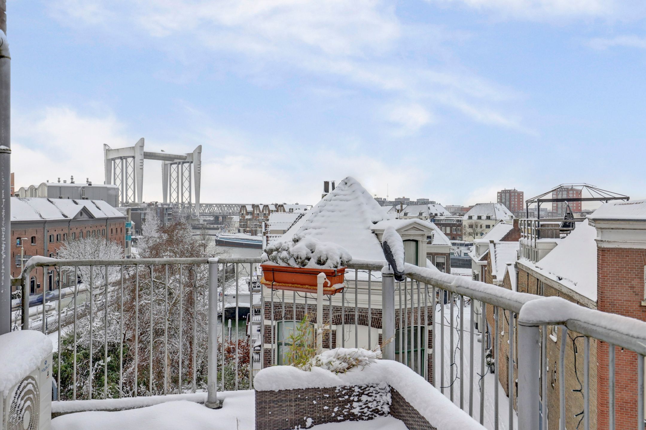 Photo 24 of Slikveld 44