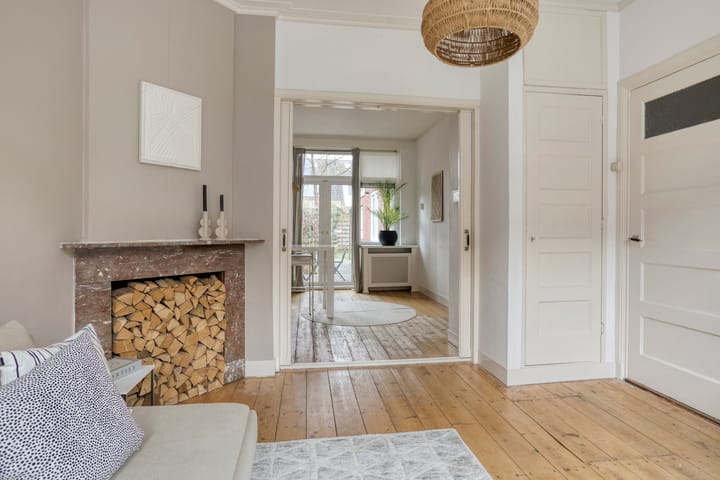 Foto 16 van Helper Weststraat 42