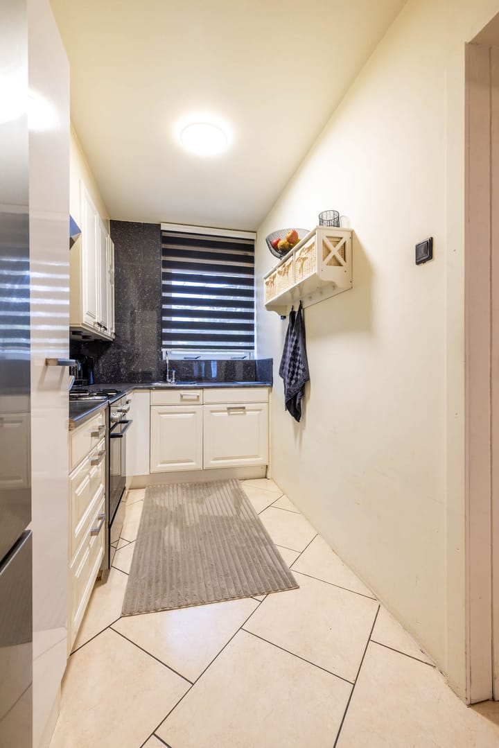 Photo 26 of De Lamartinestraat 15