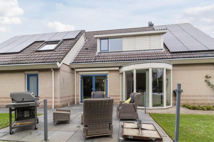 Photo 42 of Courteniusstraat 9