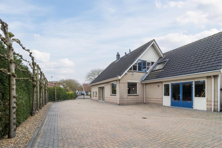 Photo 47 of Courteniusstraat 9