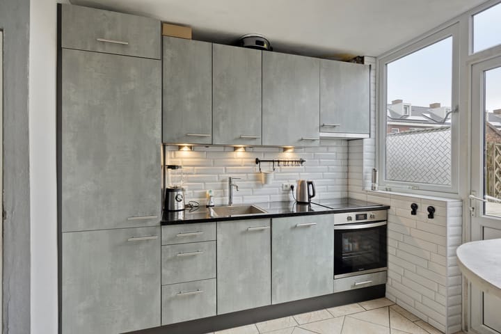 Photo 8 of Bellinistraat 68