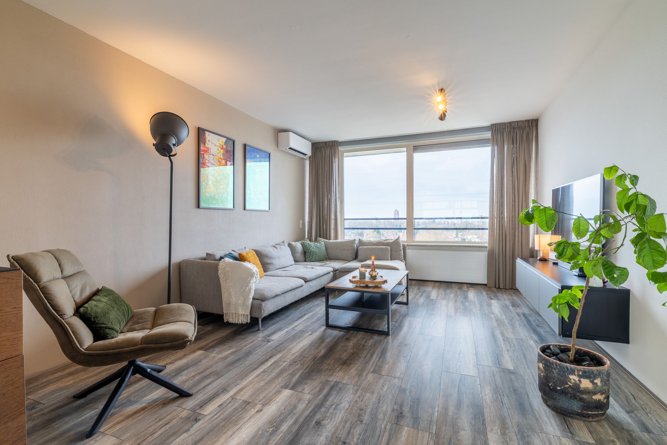 Photo 3 of Gronausestraat 208