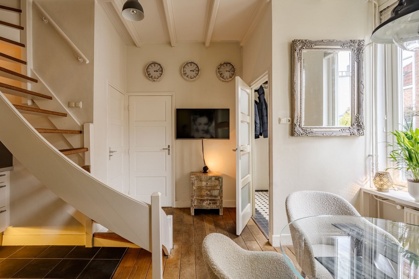 Photo 10 of Lange Raamstraat 9