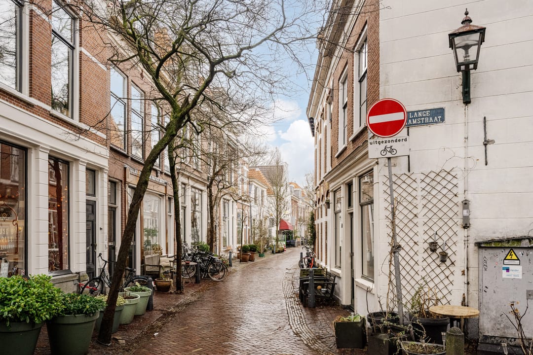 Photo 8 of Lange Raamstraat 9