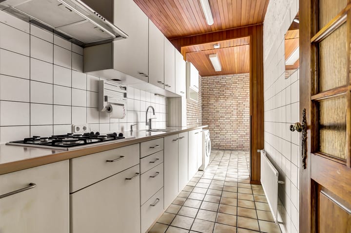 Photo 7 of Prof. R. Regoutstraat 20