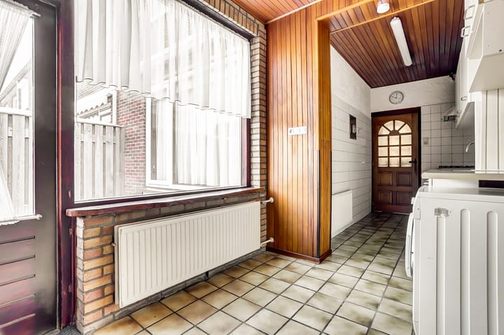 Photo 10 of Prof. R. Regoutstraat 20