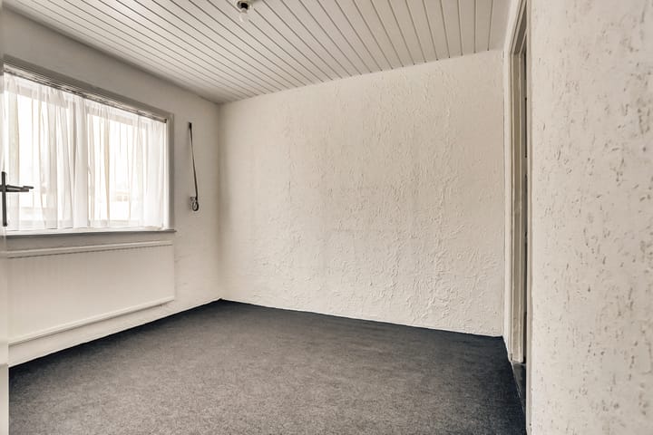 Photo 14 of Prof. R. Regoutstraat 20