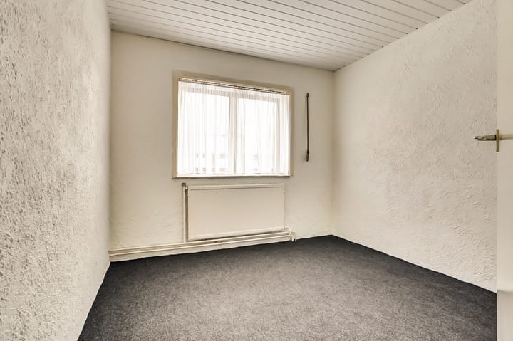 Photo 17 of Prof. R. Regoutstraat 20