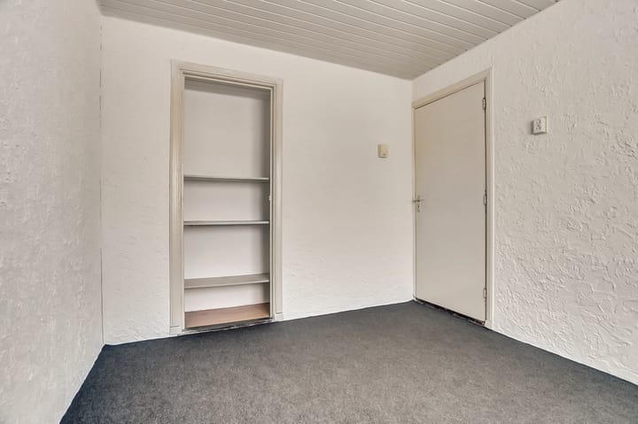 Photo 21 of Prof. R. Regoutstraat 20