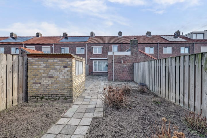 Photo 29 of Prof. R. Regoutstraat 20