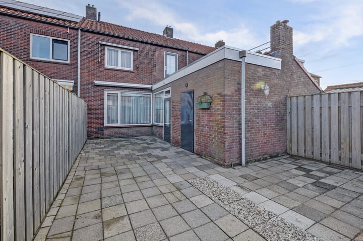 Photo 32 of Prof. R. Regoutstraat 20