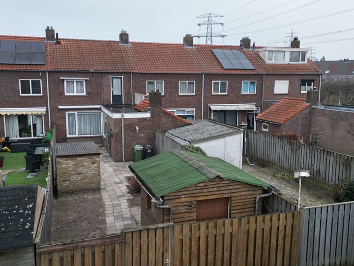 Photo 35 of Prof. R. Regoutstraat 20