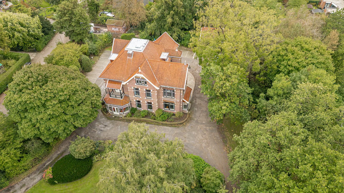 View photo 2 of Van Dam van Isseltweg 2