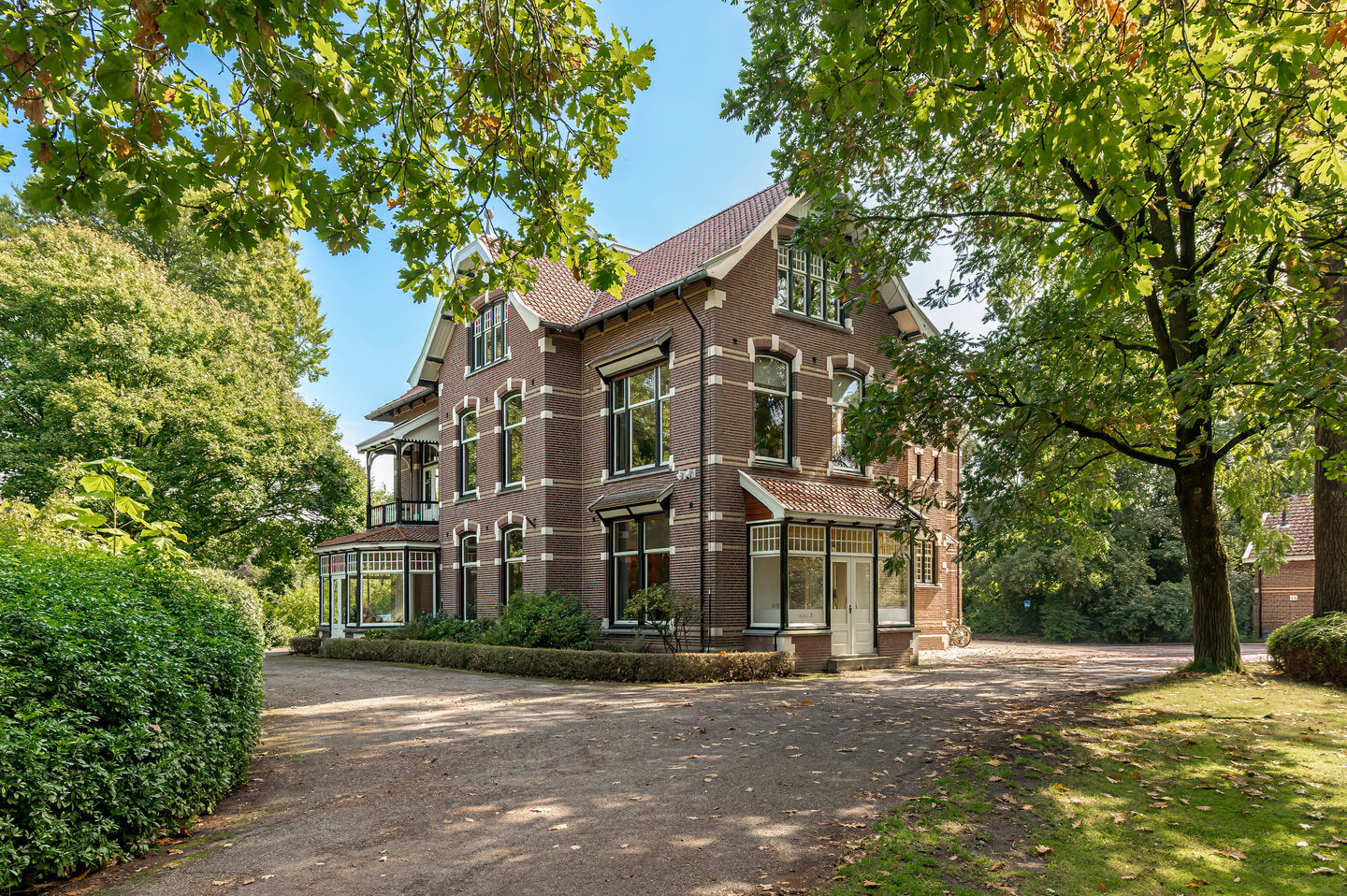 View photo 3 of Van Dam van Isseltweg 2