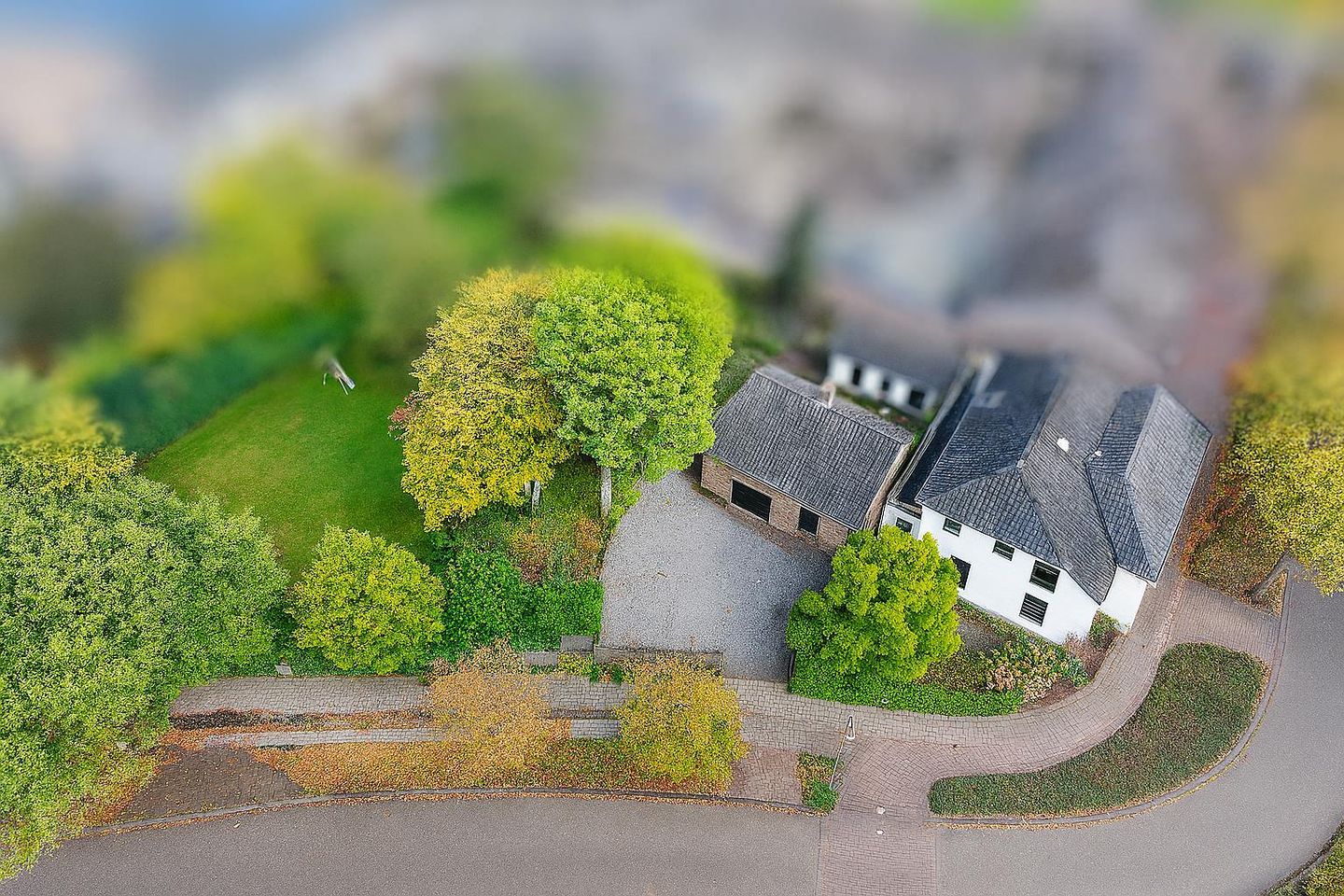 View photo 2 of Dorpsstraat 1