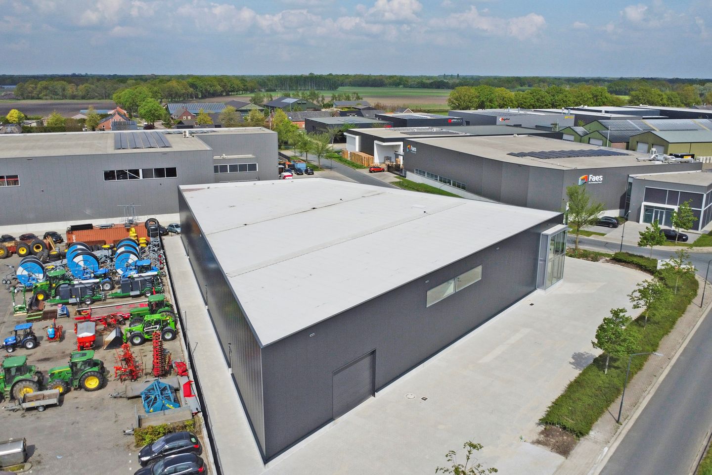 View photo 4 of Savoor 3-A