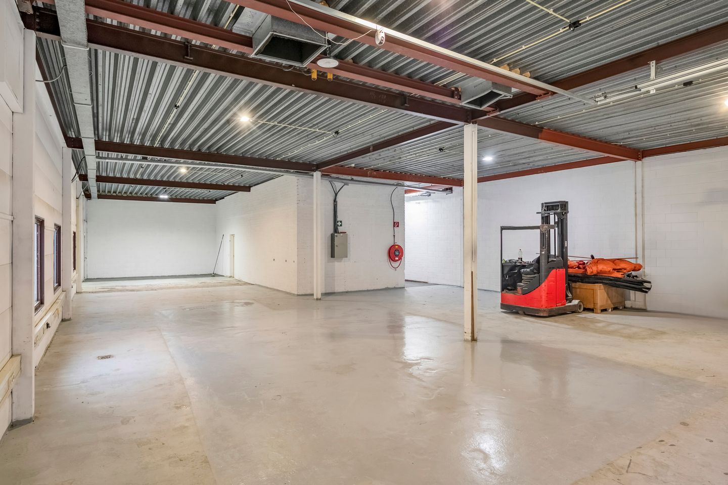 View photo 2 of Sourethweg 9-A