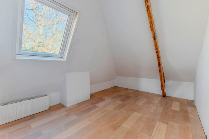 Foto 18 van Kennemerstraatweg 145