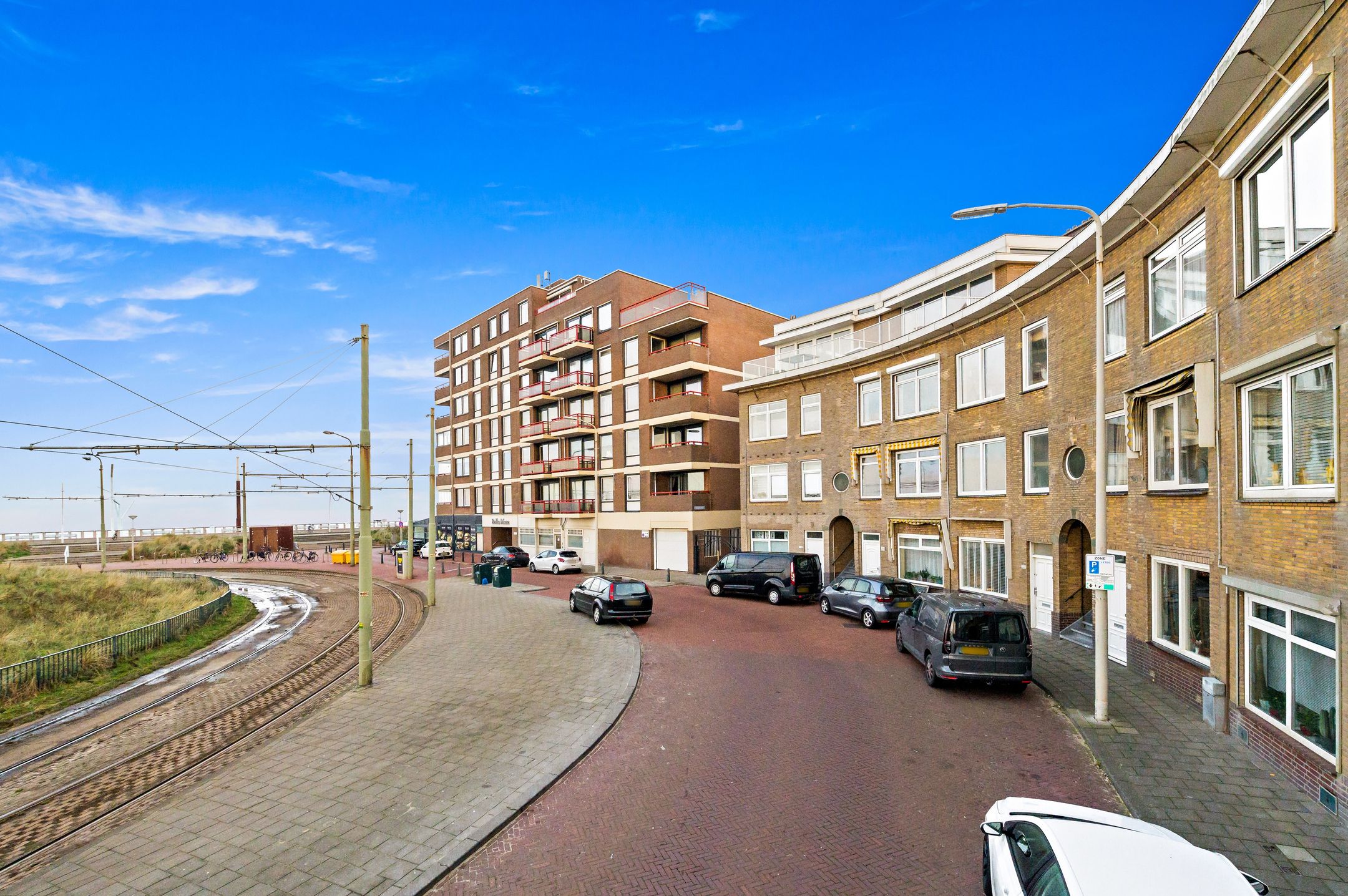 Photo 3 of Zeeruststraat 212