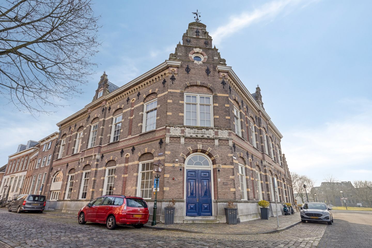 Bekijk foto 1 van 's Gravenhof 5