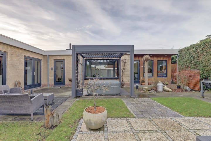 Foto 4 van Zonnebloemstraat 1