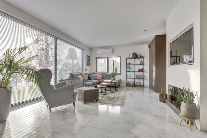 Foto 10 van Zonnebloemstraat 1